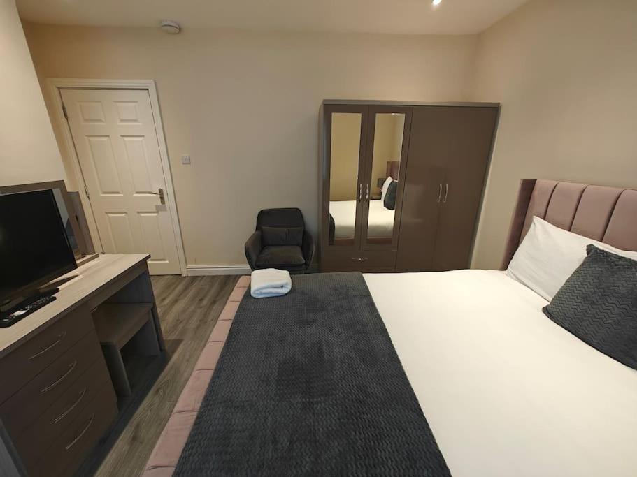 Apartament Luxury 5-Bed House Near Nec & Bhx Solihull Zewnętrze zdjęcie